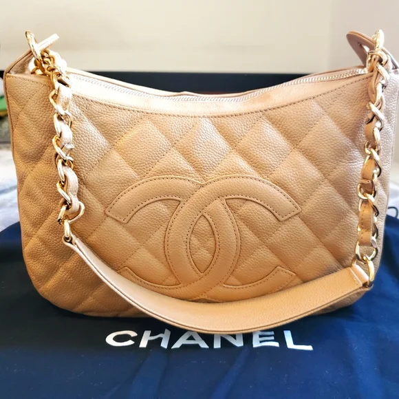 Chanel Timeless Quilted CC Caviar leather shoulder bag - Picture 3 of 16